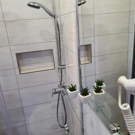 Jasna Self Check-in * ワルシャワ