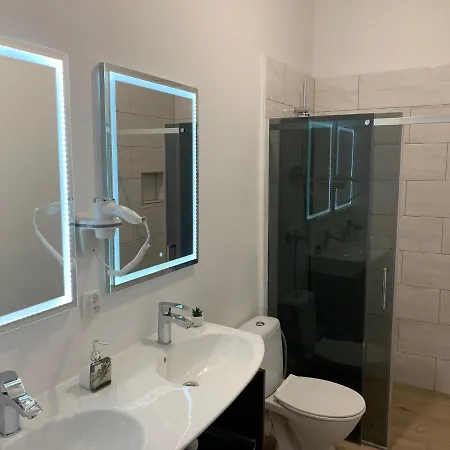 Jasna Self Check-in * ワルシャワ